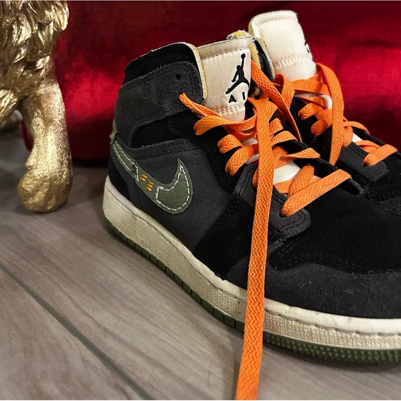 🔥🚨 Nike Air Jordan 1 Mid SE Craft (GS) Shoes Anthracite Olive Size 4Y - Picture 3 of 8